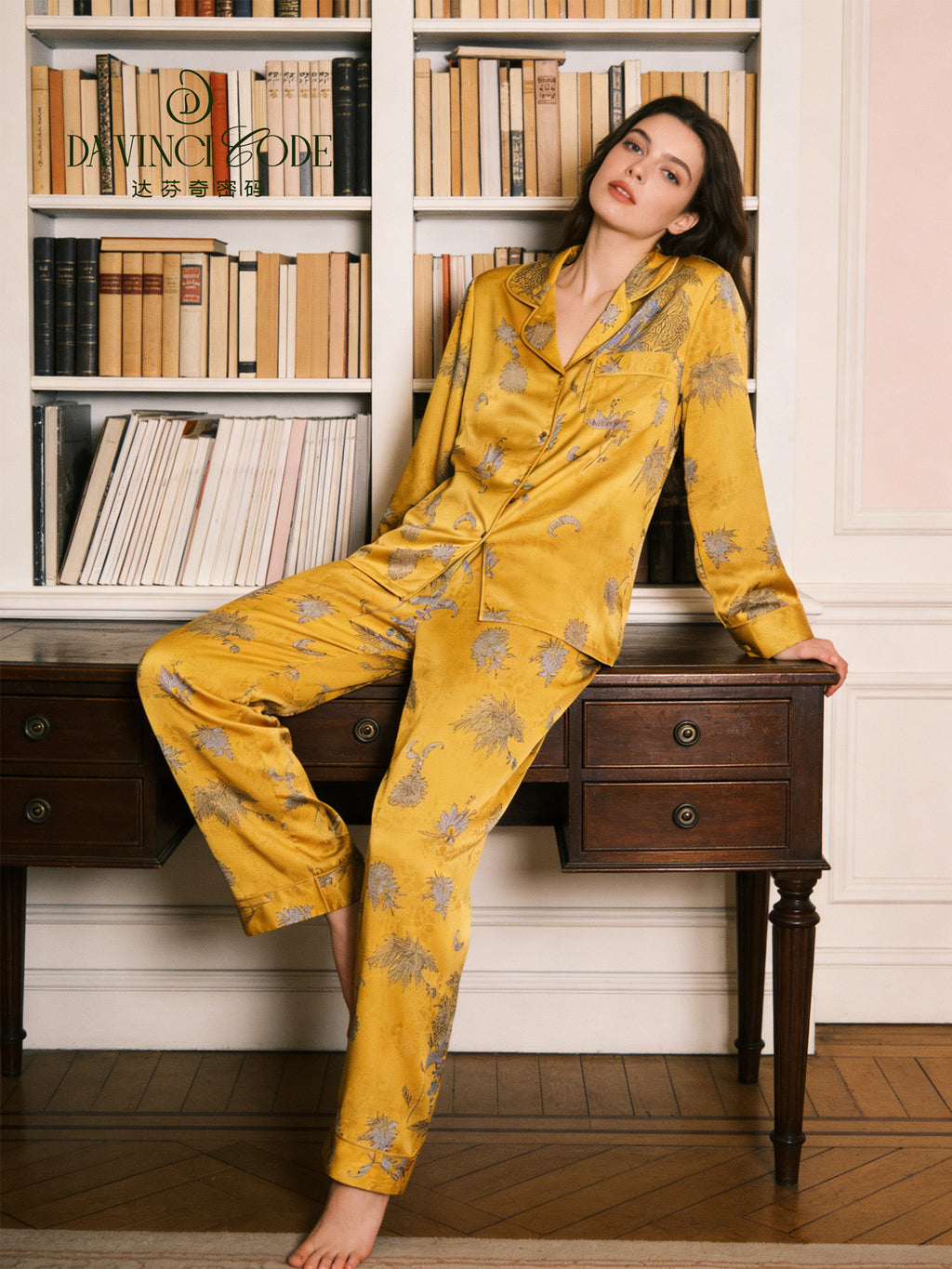 Da Vinci Code Women's Golden Age Silk Pajama Set with Shirt Collar, Comfortable Loungewear for Spring and Autumn, Wearable Outside